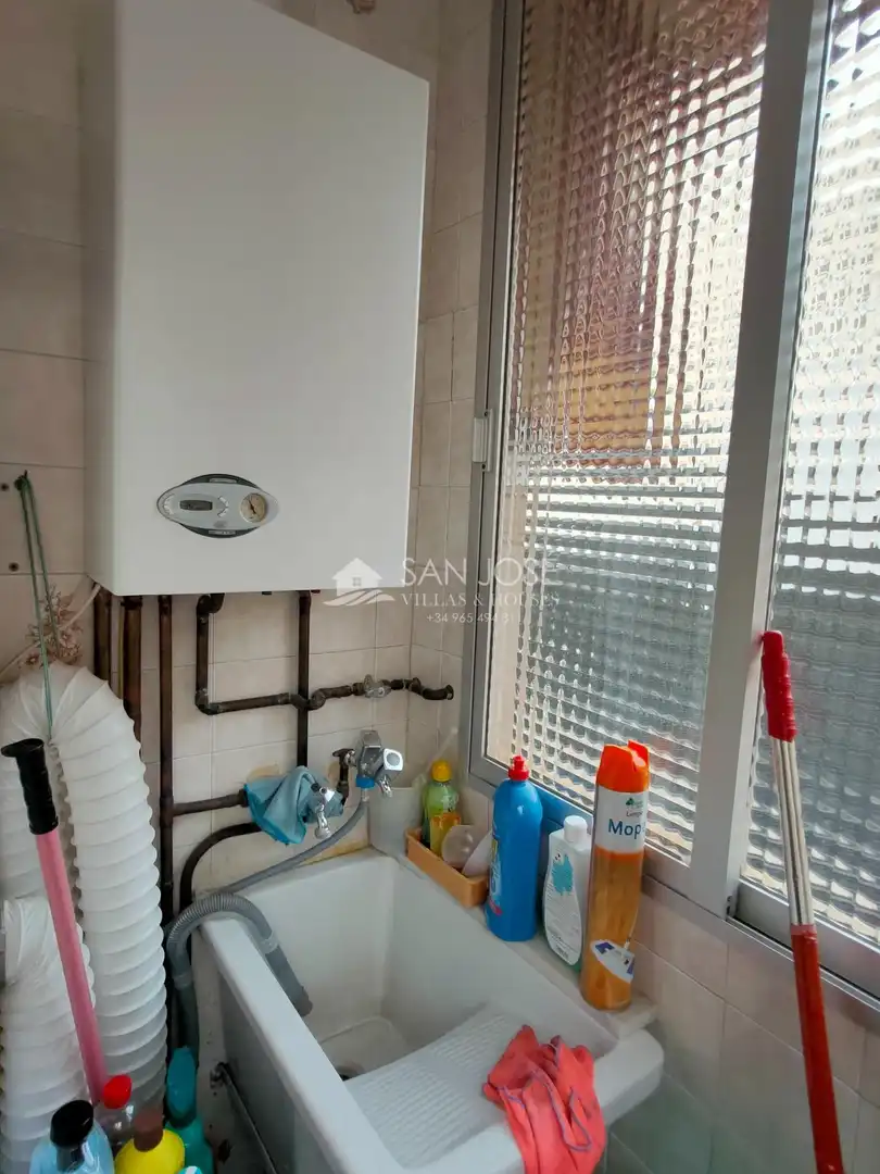 Bany de Pis en venda en Aspe amb Terrassa, Traster i Balcó