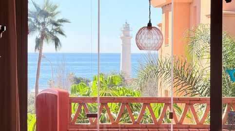 Piso en primera línea de playa de 120 m2 construidos 95 m2 de vivienda más 25 m2 de terraza en Torrox Costa.