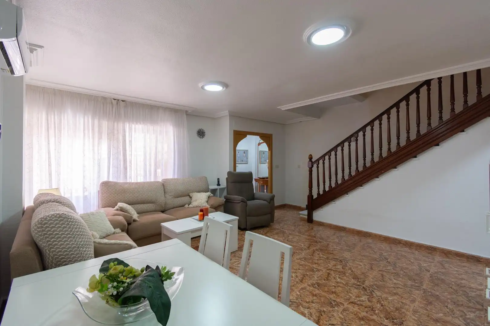 Sala de estar de Casa adosada en venta en Cartagena con Aire acondicionado, Calefacción y Jardín privado