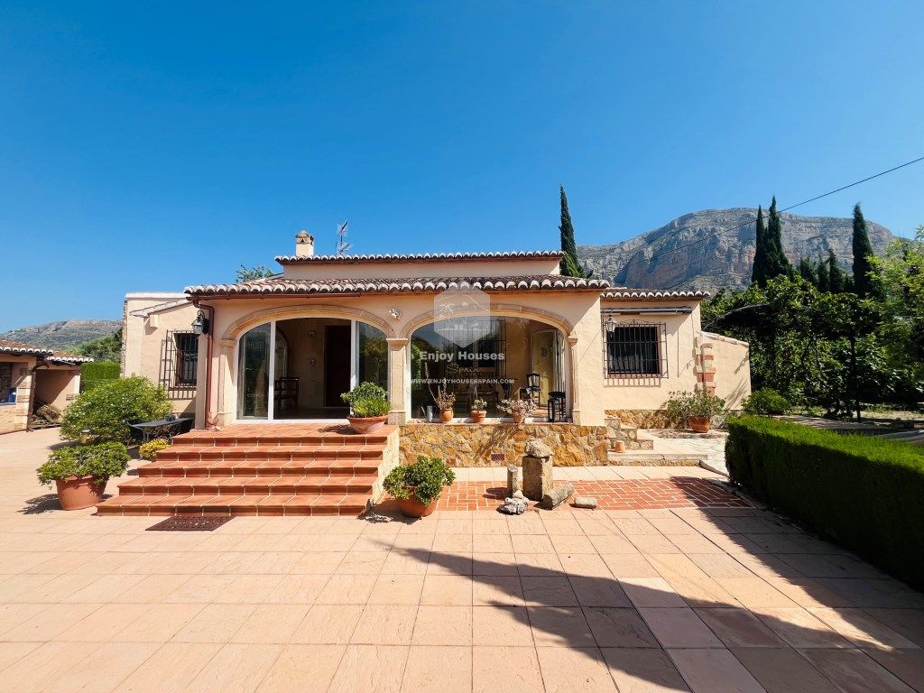 Vista exterior de Finca rústica en venda en Jávea / Xàbia amb Aire condicionat, Calefacció i Jardí privat