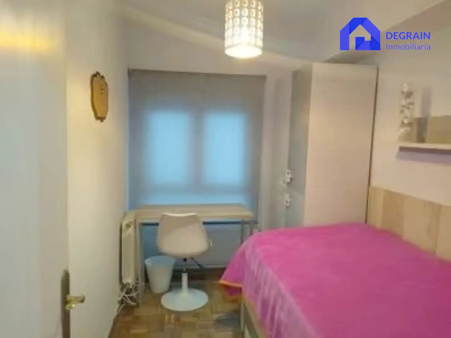 Schlafzimmer von Wohnung zur Miete in Oviedo  mit Möbliert