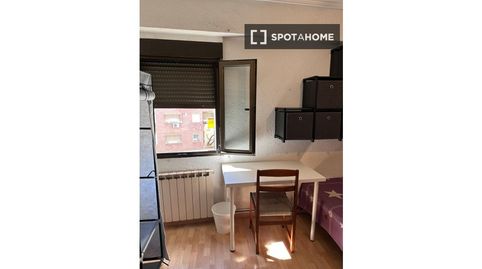 Photo 2 of Room in Barrio de Delicias, Zaragoza Capital