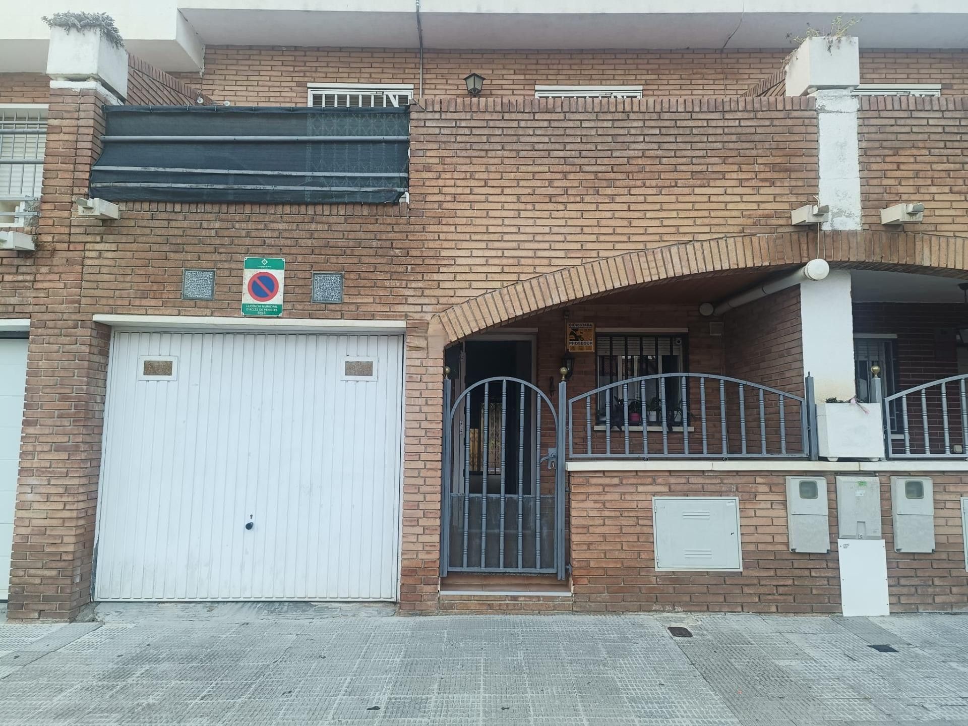 Vista exterior de Casa adosada en venda en Reus amb Aire condicionat, Calefacció i Jardí privat