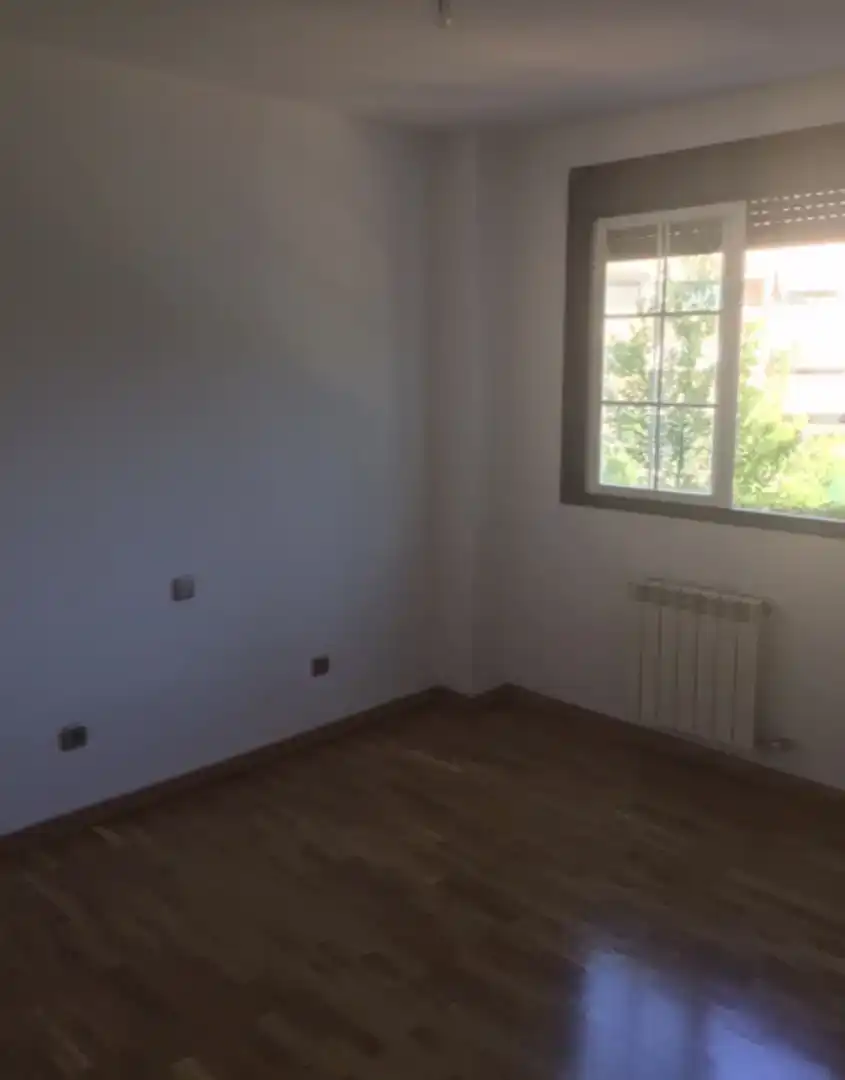 Schlafzimmer von Wohnung zur Miete in Las Rozas de Madrid mit Klimaanlage, Parkett und Abstellraum