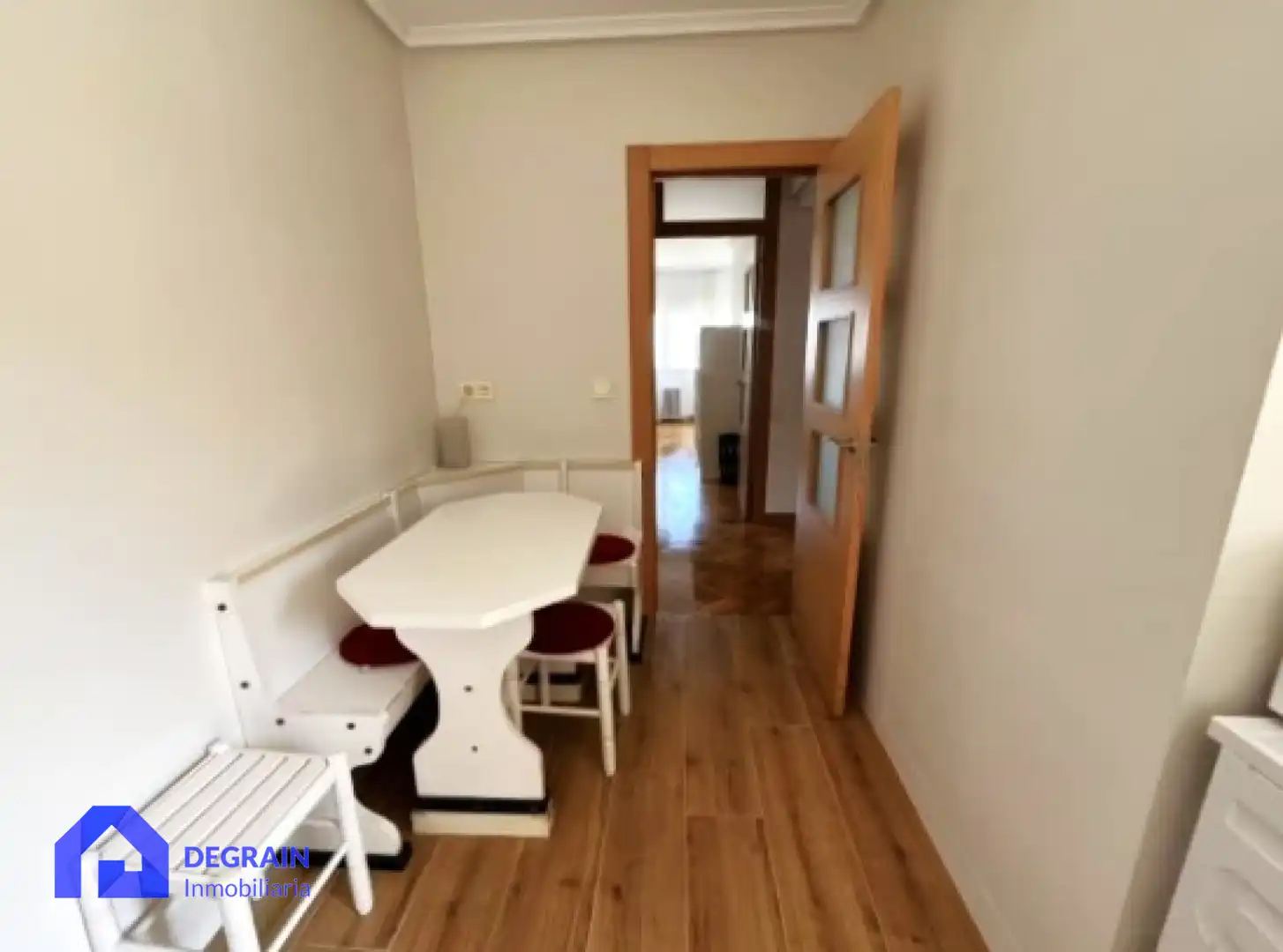 Comedor de Piso en venta en Oviedo  con Calefacción, Terraza y Trastero