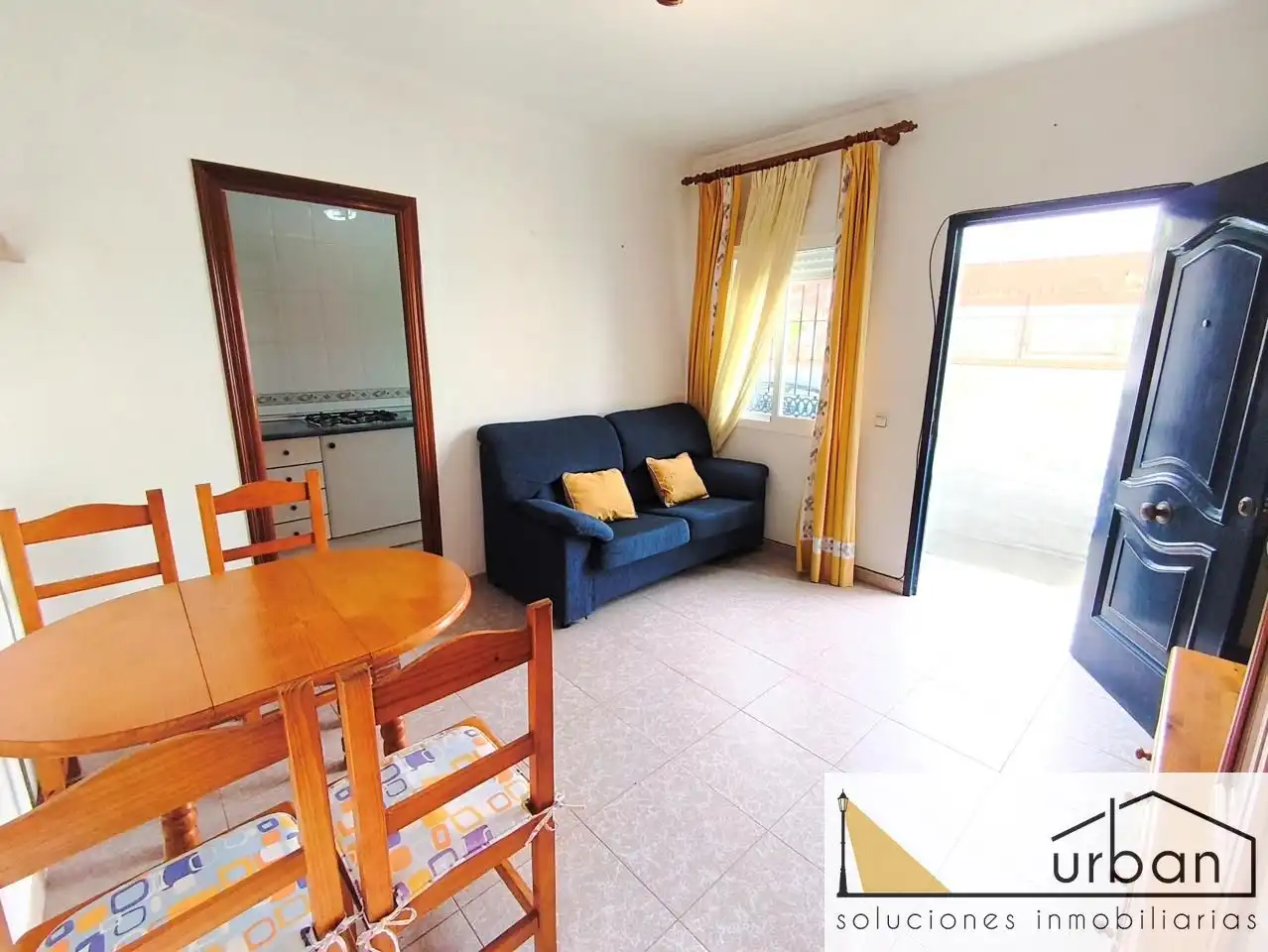 Sala de estar de Casa adosada en venta en Chipiona