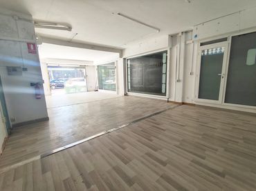 Locale commerciale in affitto a Abrera
