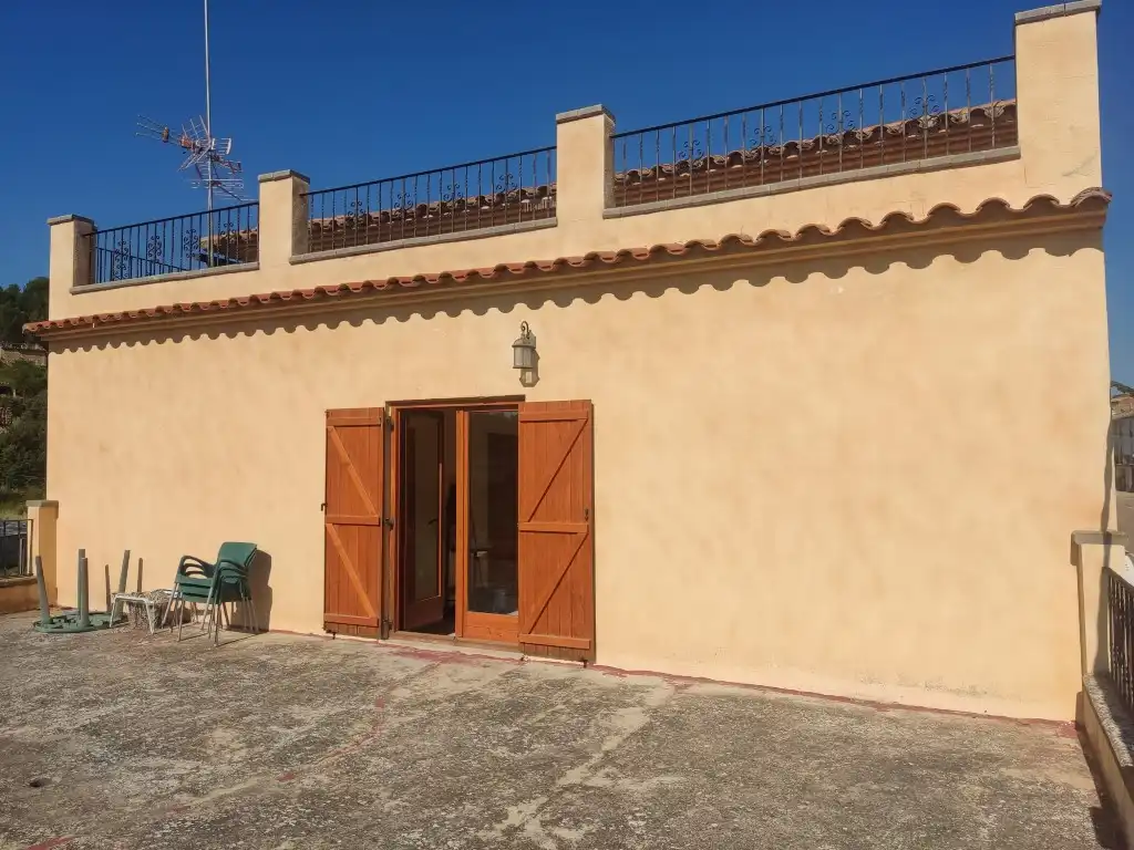 Vista exterior de Finca rústica en venta en Valdeltormo con Calefacción, Jardín privado y Terraza