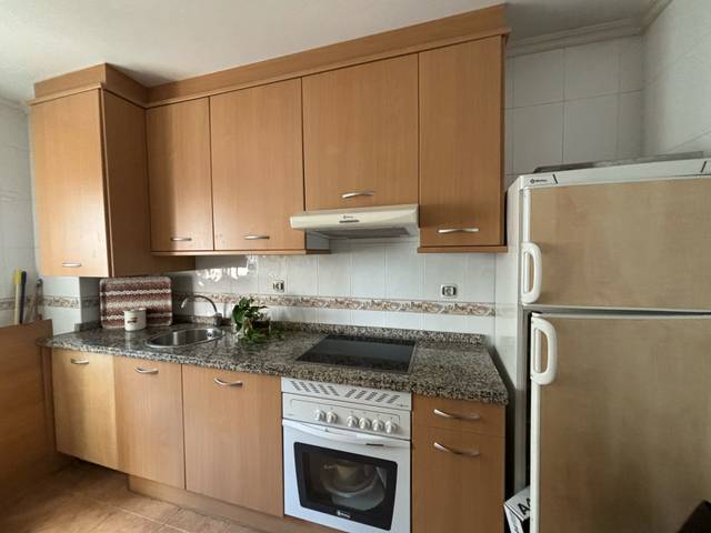 Piso en Alquiler en Calle Candás, 14 en Laviada