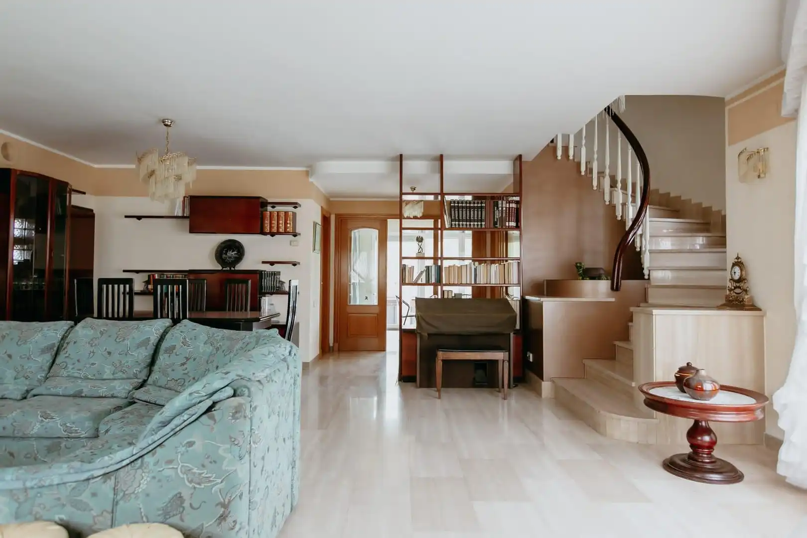 Sala de estar de Casa adosada en venta en Huesca con Aire acondicionado, Jardín privado y Terraza