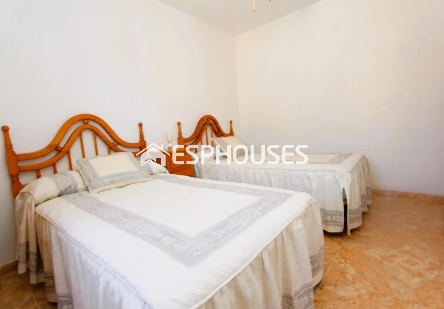 Habitación de Apartamento en venta en Guardamar del Segura con Terraza, Amueblado y Balcón