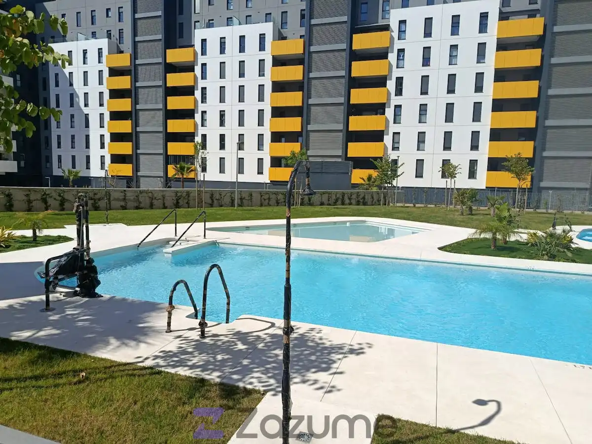 Schwimmbecken von Wohnung zur Miete in Dos Hermanas mit Klimaanlage, Heizung und Privatgarten