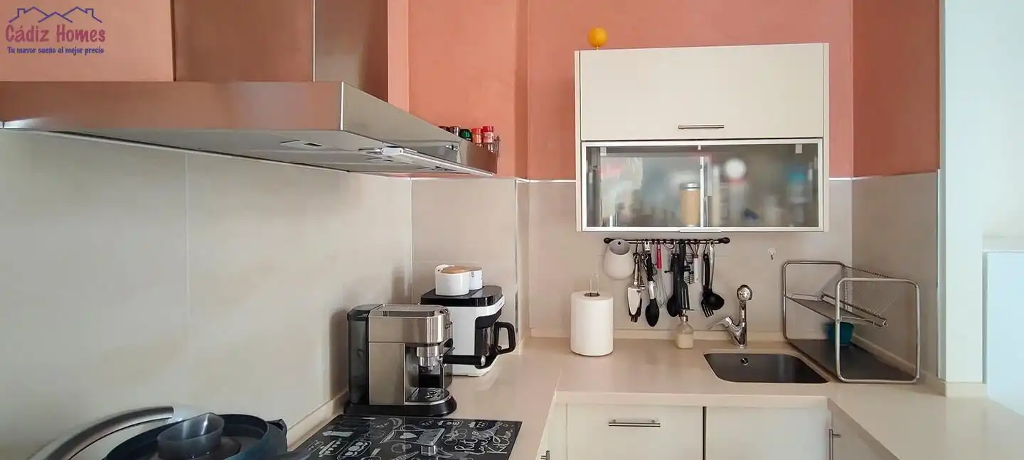 Kitchen of Flat for sale in Cádiz  with Air Conditioner, Heating and Parquet flooring