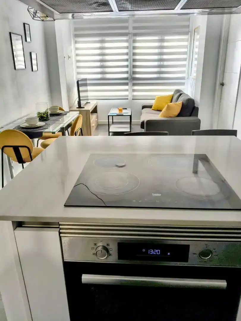 Cuina de Pis de lloguer en Málaga Capital amb Aire condicionat
