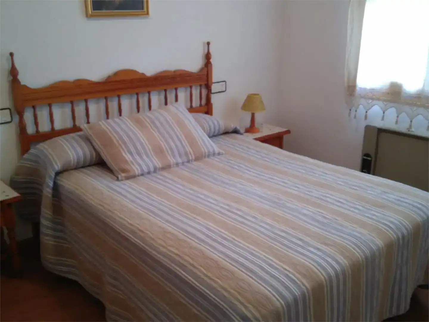 Schlafzimmer von Wohnungen zur Miete in Sahún mit Privatgarten, Parkett und Möbliert