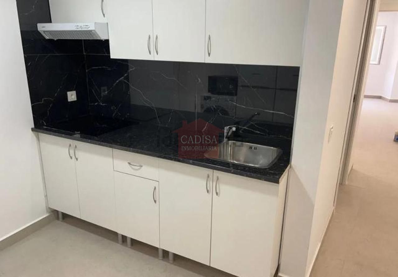 Kitchen of Flat for sale in Salamanca Capital  with Heating and Furnished
