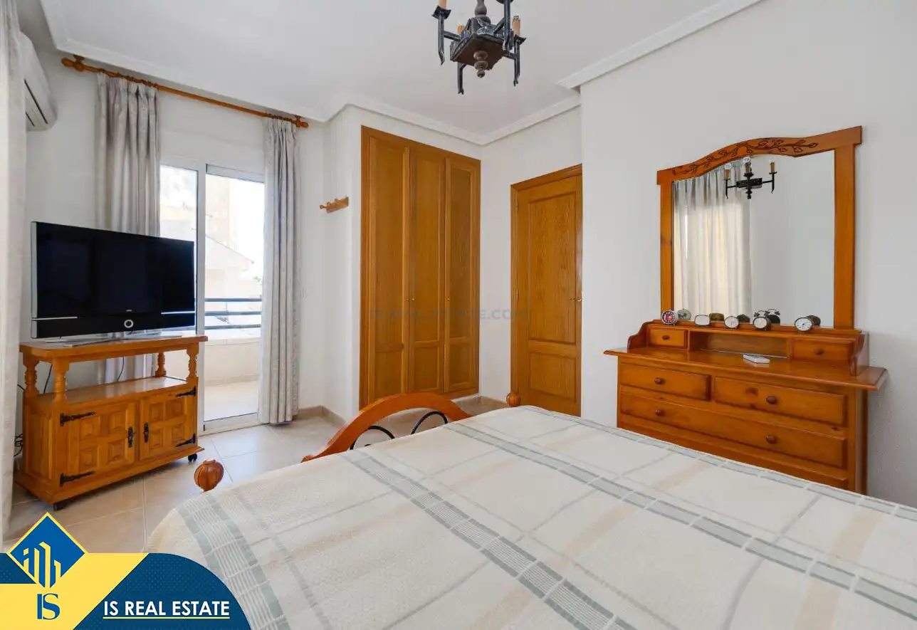Dormitori de Casa adosada en venda en Torrevieja amb Aire condicionat, Calefacció i Terrassa