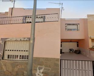 Exterior view of Single-family semi-detached for sale in  Almería Capital