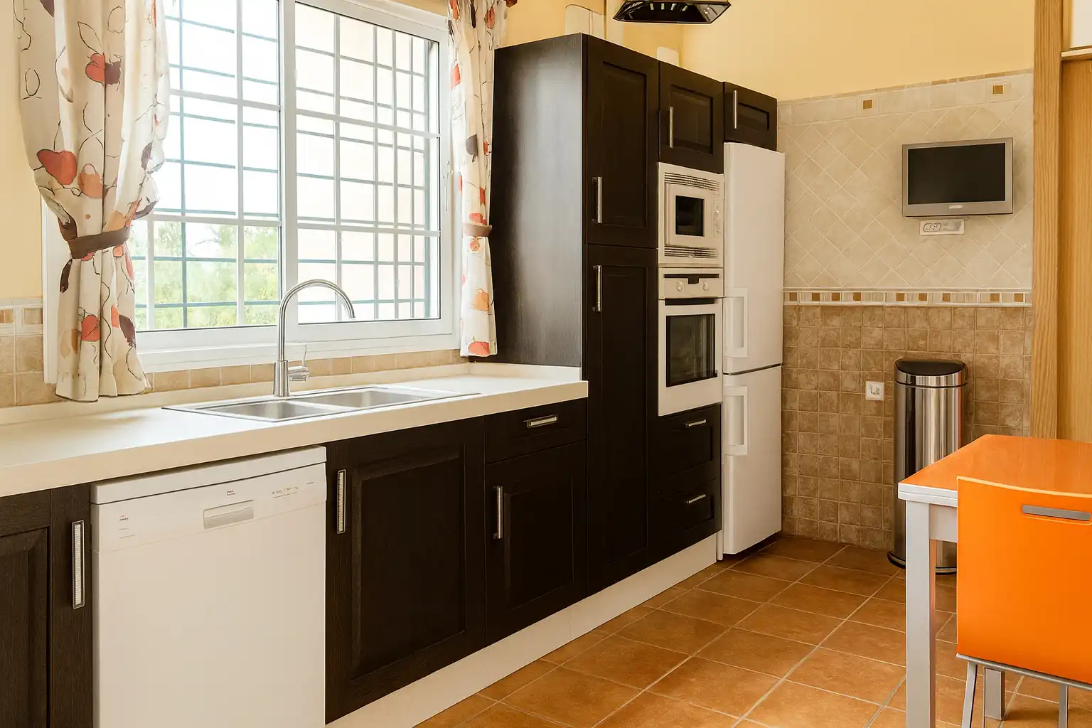 Kitchen of Houses for sale in Alhaurín de la Torre  with Private garden, Terrace and Swimming Pool