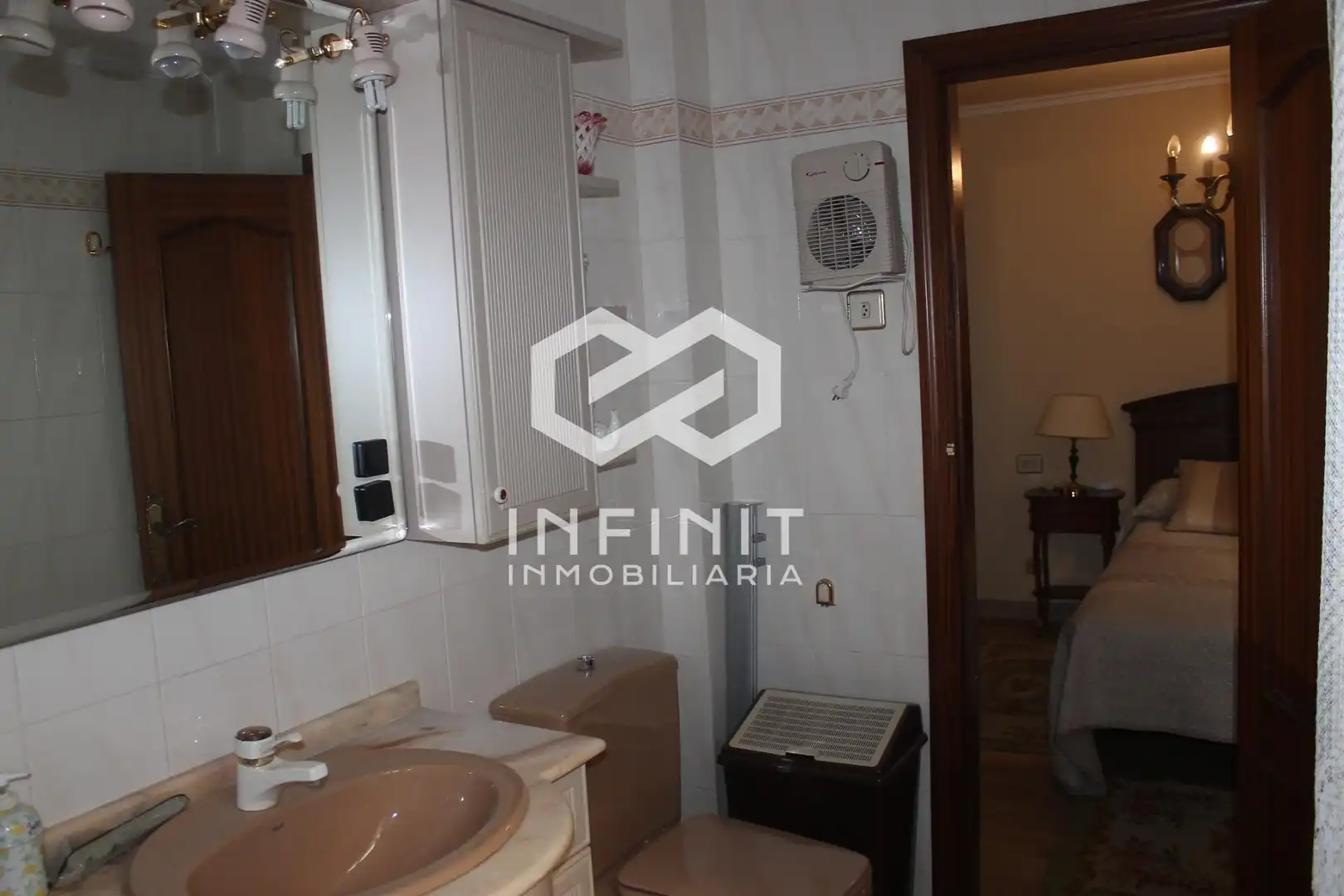 Bathroom of Flat for sale in Noreña  with Heating