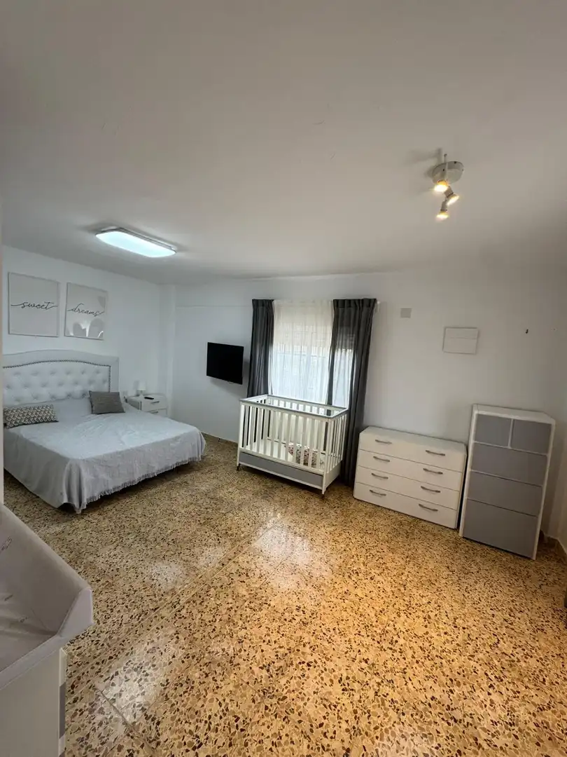 Habitación de Casa o chalet en venta en Torrent con Aire acondicionado, Jardín privado y Terraza