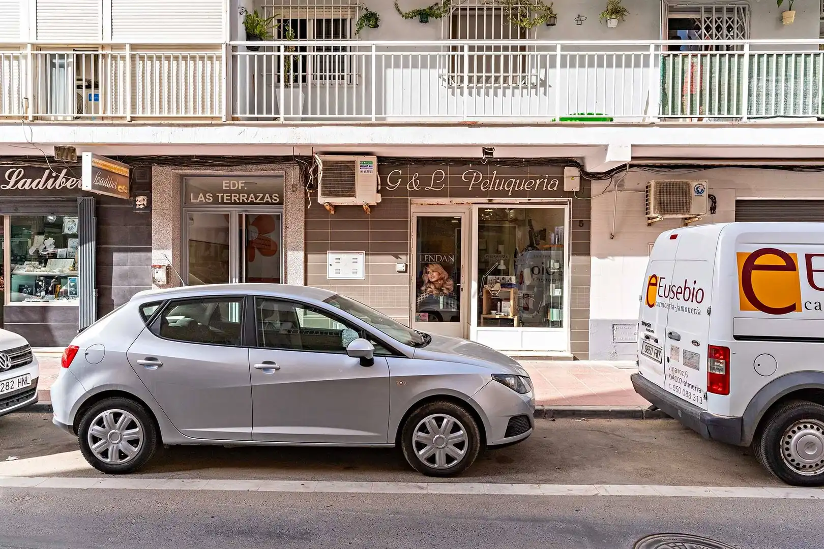 Parkplatz von Geschaftsraum zum Verkauf in Almería mit Klimaanlage und Möbliert