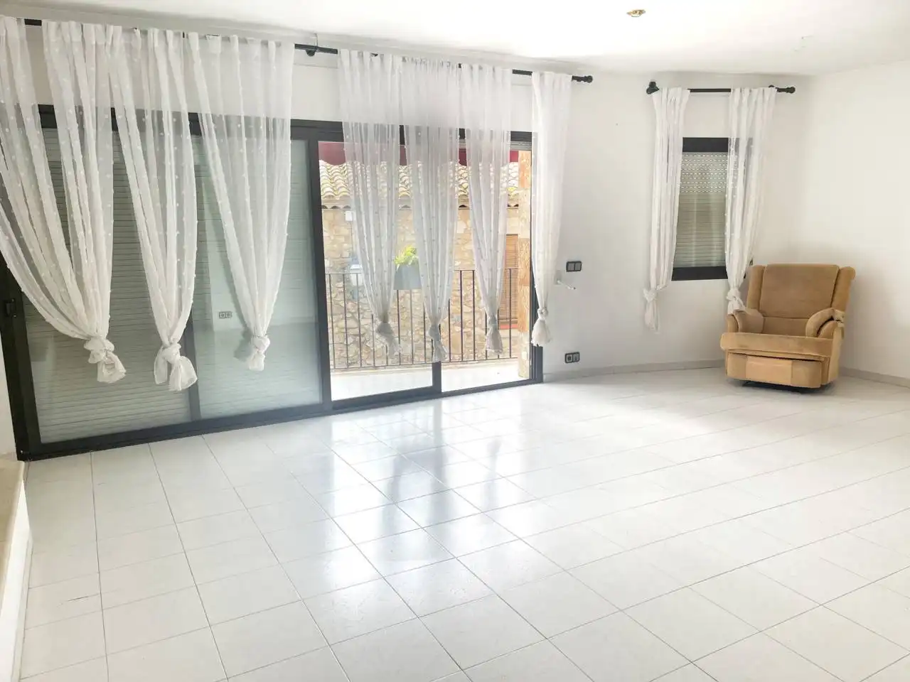 Sala de estar de Casa o chalet en venta en Castell d'Aro, Platja d'Aro i s'Agaró con Calefacción y Terraza