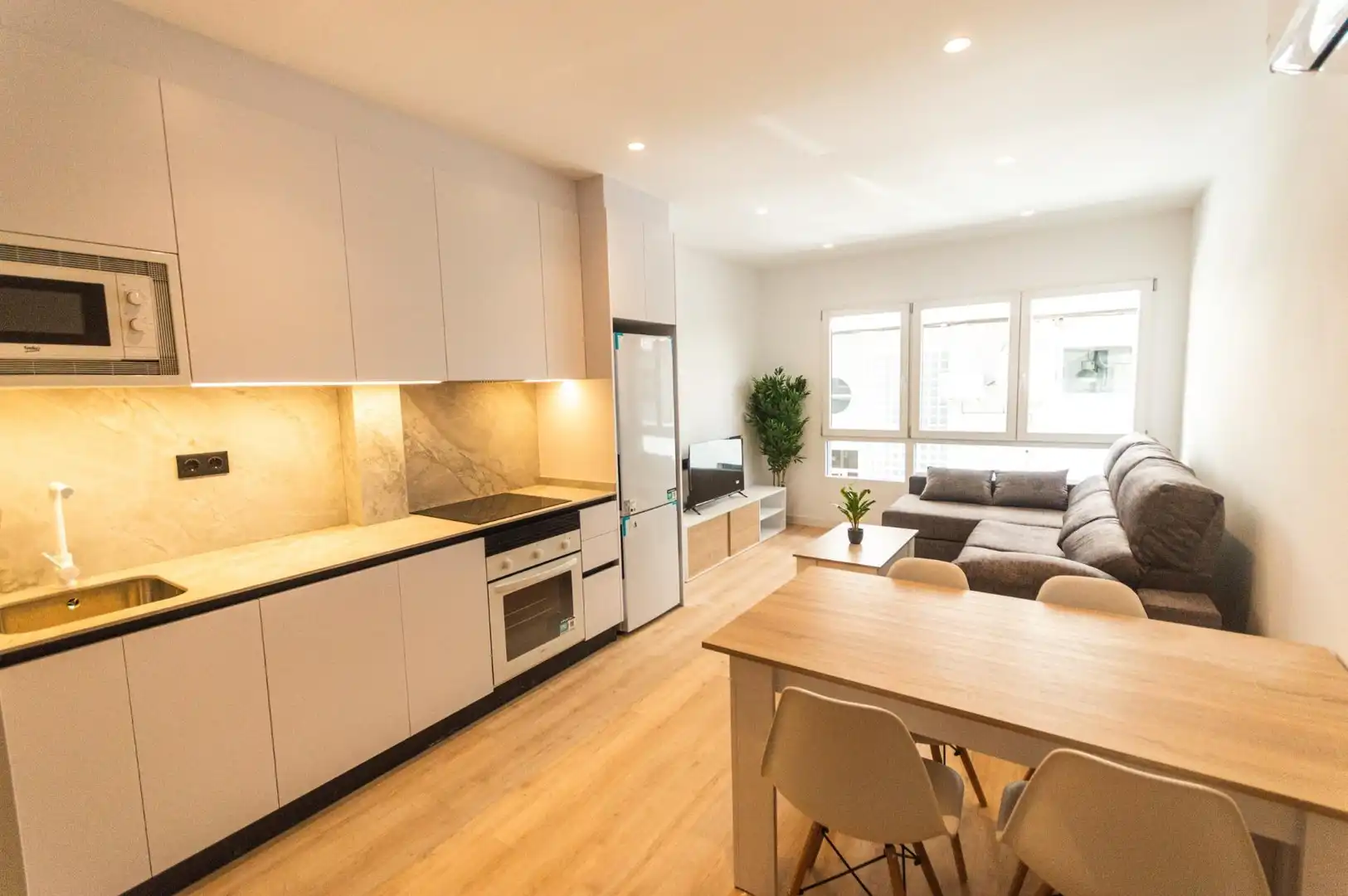 Kitchen of Flat for rent in Elda  with Air Conditioner