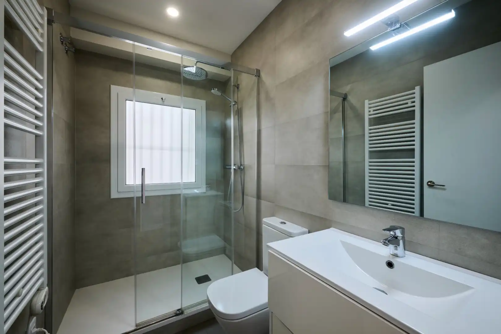 Baño de Piso en venta en Barcelona con Aire acondicionado, Calefacción y Terraza