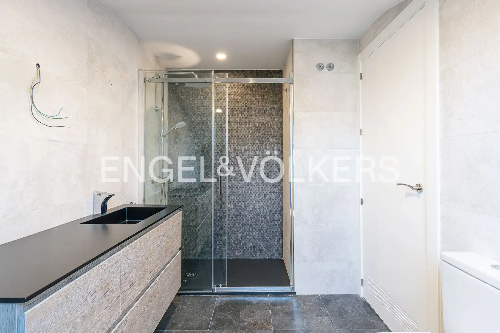 Baño de Dúplex en venta en Alcorcón con Aire acondicionado, Calefacción y Jardín privado