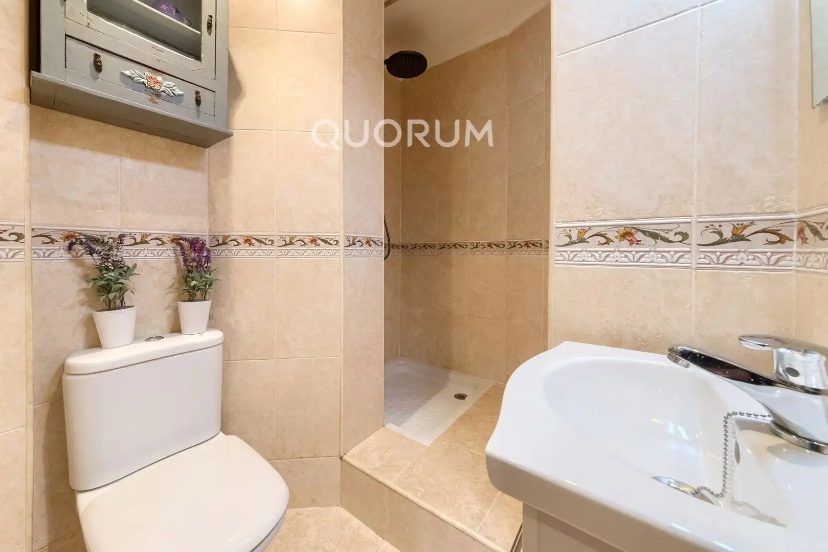 Baño de Piso en venta en Barakaldo  con Calefacción y Balcón