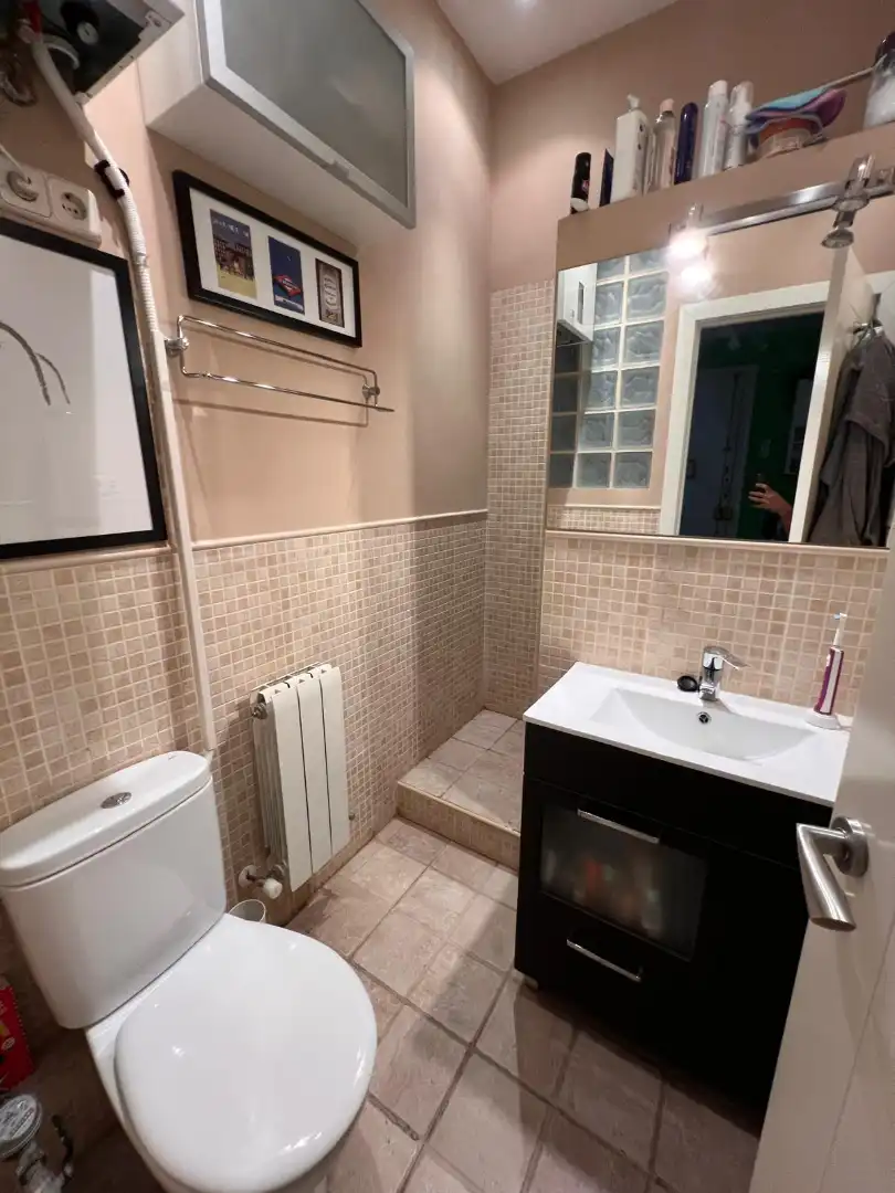 Badezimmer von Wohnung zum Verkauf in Madrid mit Klimaanlage, Heizung und Möbliert