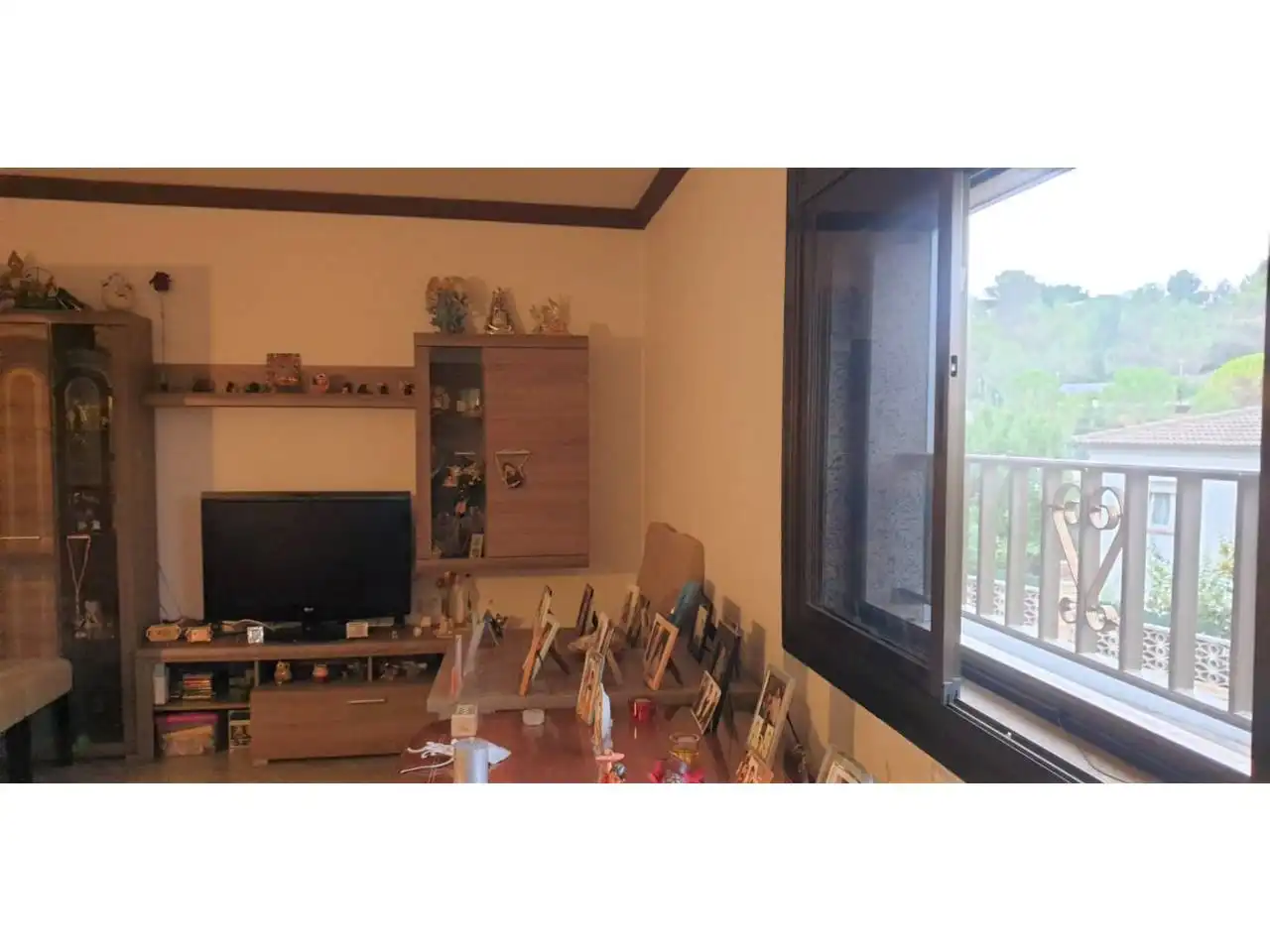 Sala de estar de Casa o chalet en venta en Rubí con Jardín privado, Terraza y Piscina