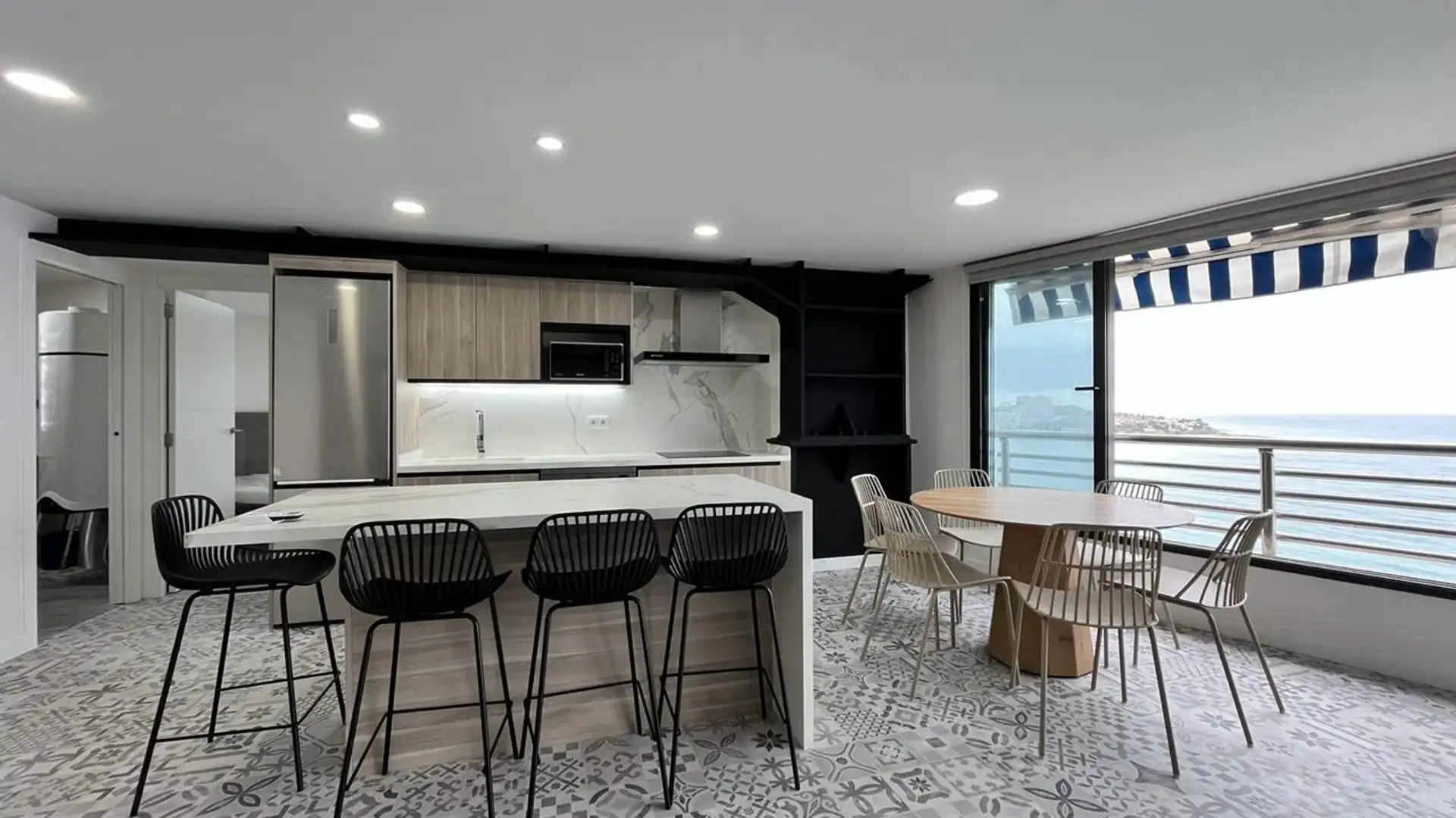 Kitchen of Apartments for sale in Alicante / Alacant  with Air Conditioner, Terrace and Furnished