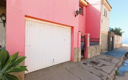 Vista exterior de Casa o xalet en venda en San Roque amb Terrassa, Piscina i Balcó