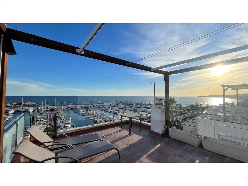 Terrasse von Einfamilien-Reihenhaus zum Verkauf in Sitges mit Heizung, Terrasse und Möbliert