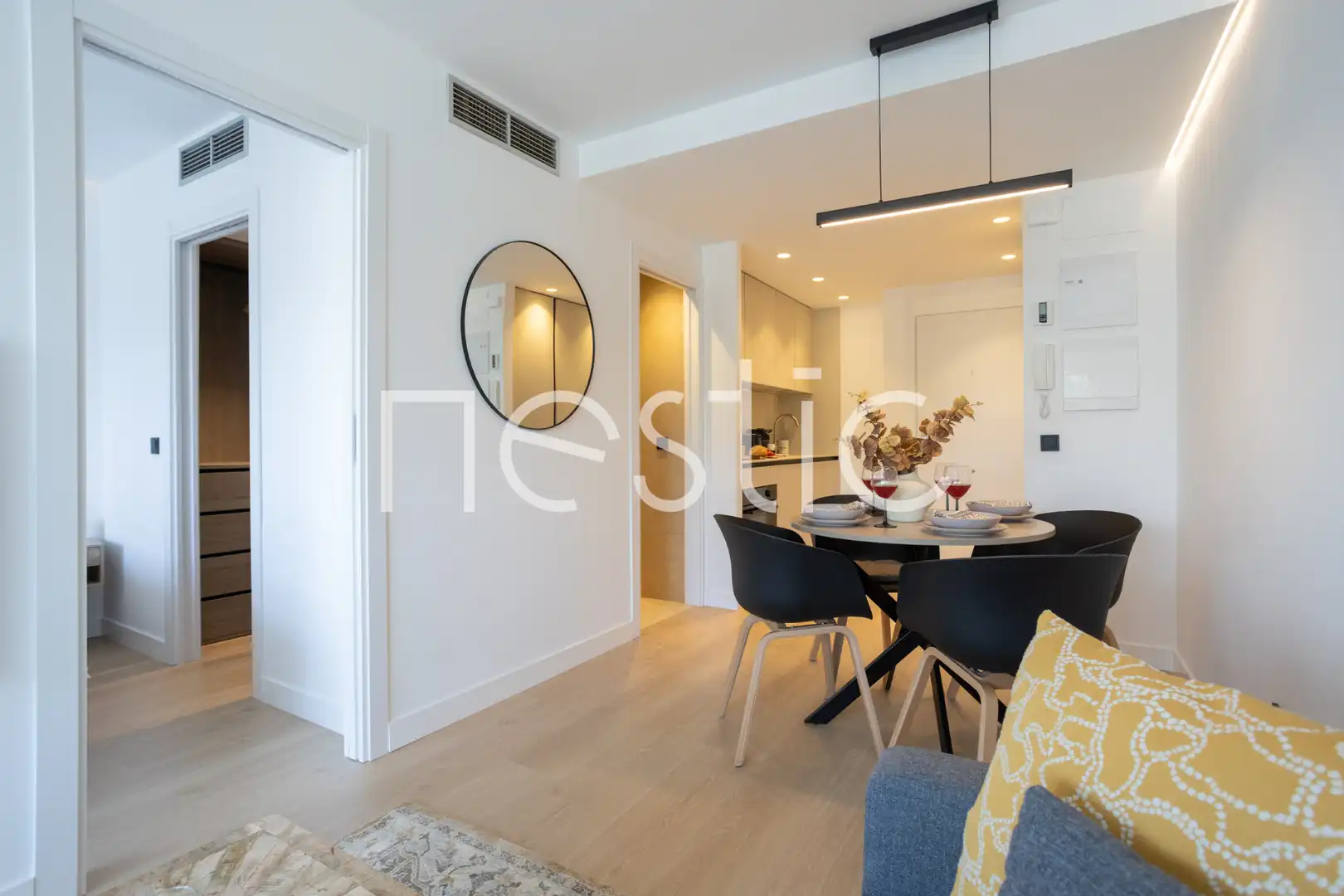 Sala d'estar de Apartament de lloguer en Madrid amb Aire condicionat, Calefacció i Moblat