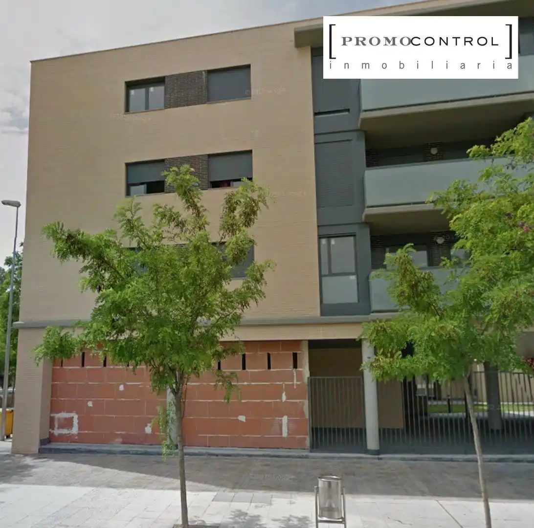 Local comercial de lloguer a Zuera, imagen 2