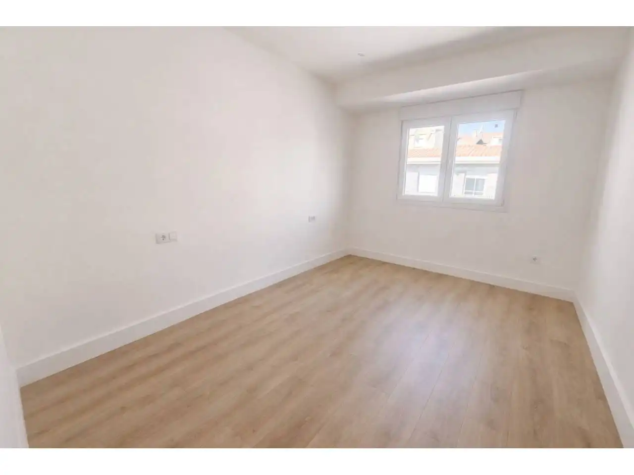 Habitación de Piso en venta en  Logroño con Calefacción y Parquet