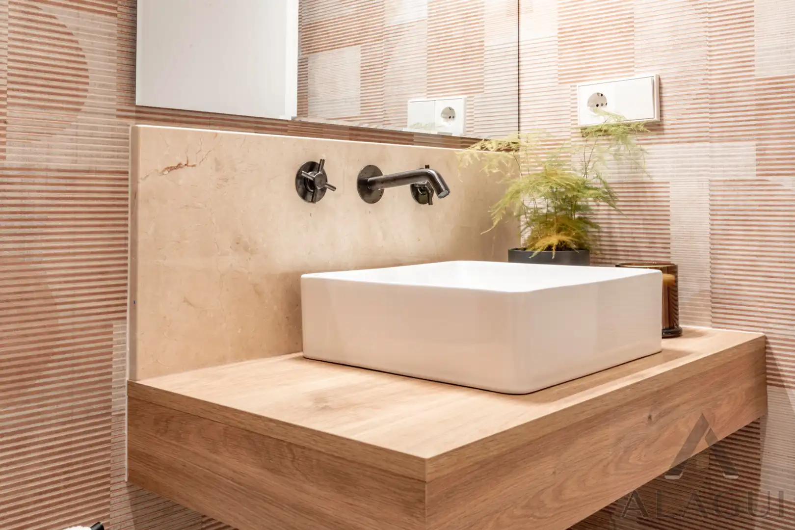 Badezimmer von Wohnung zum Verkauf in Madrid mit Klimaanlage, Heizung und Möbliert