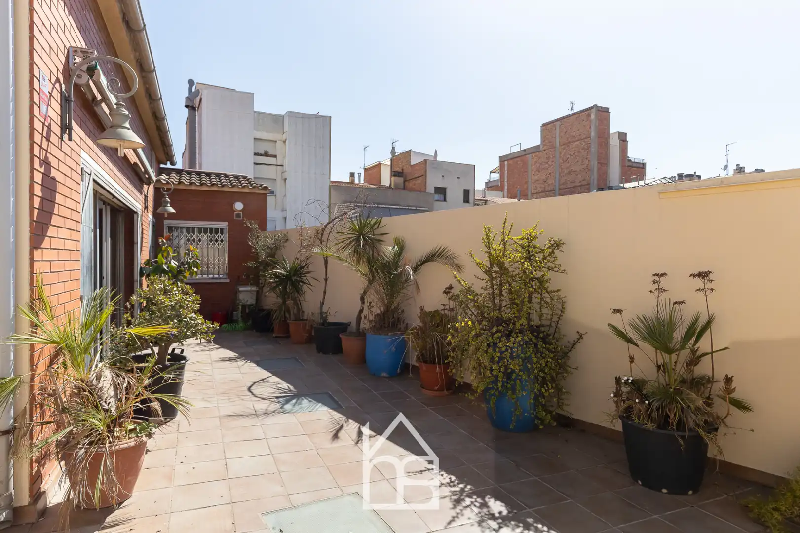 Terrassa de Casa adosada en venda en Cornellà de Llobregat amb Aire condicionat, Calefacció i Terrassa