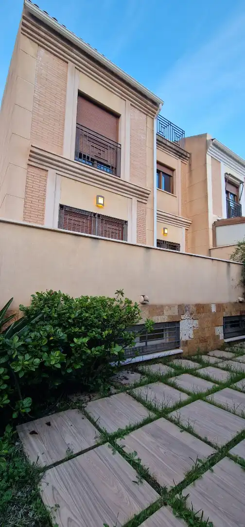 Casa adosada en venta en Calle Lingüista Manuel Seco, Parque Clavero
