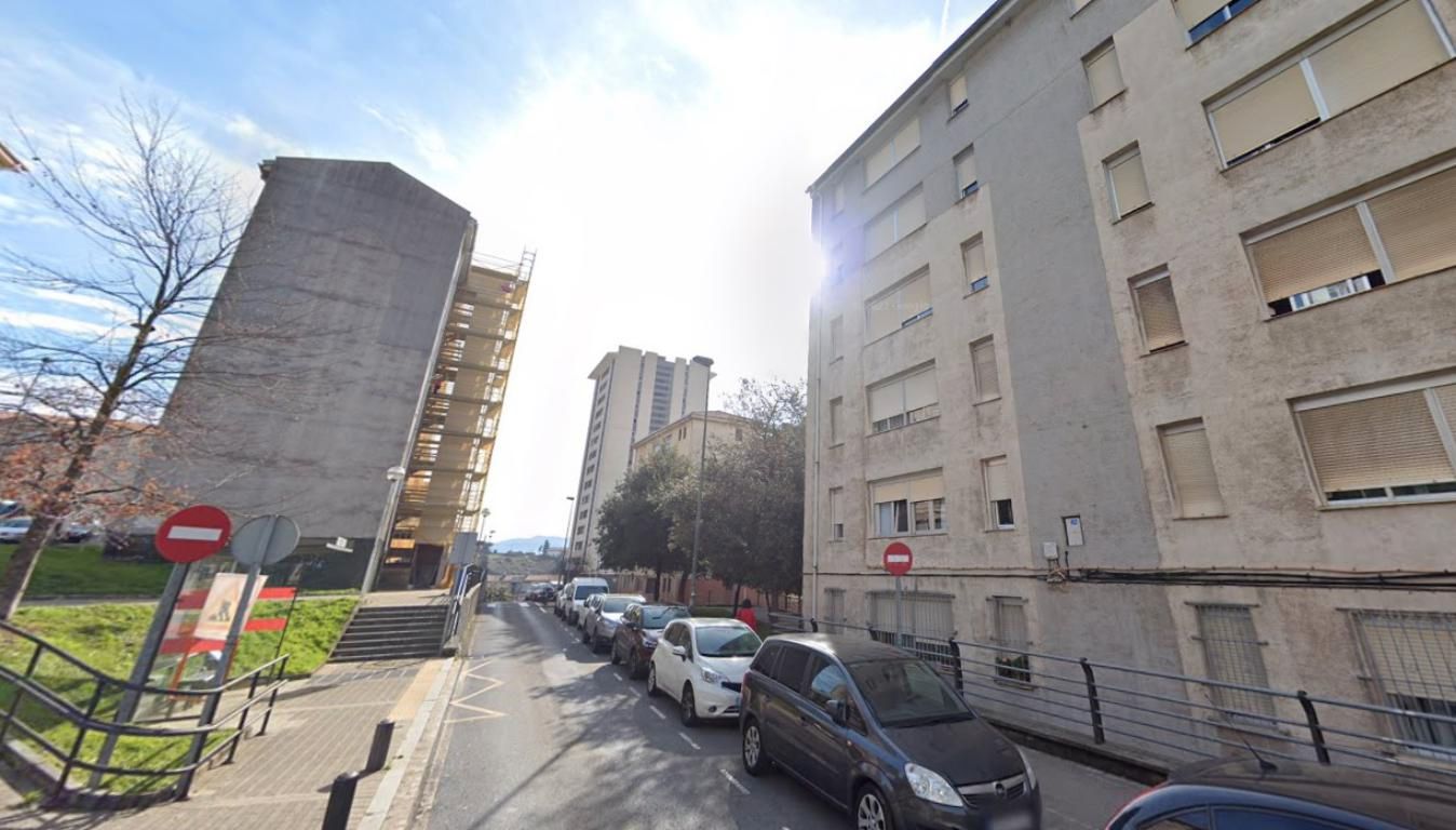 Vista exterior de Pis en venda en Bilbao  amb Terrassa