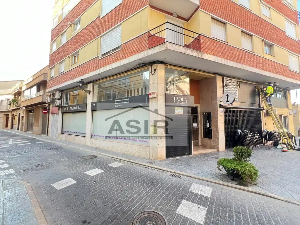 Vista exterior de Local en venta en Algemesí con Aire acondicionado