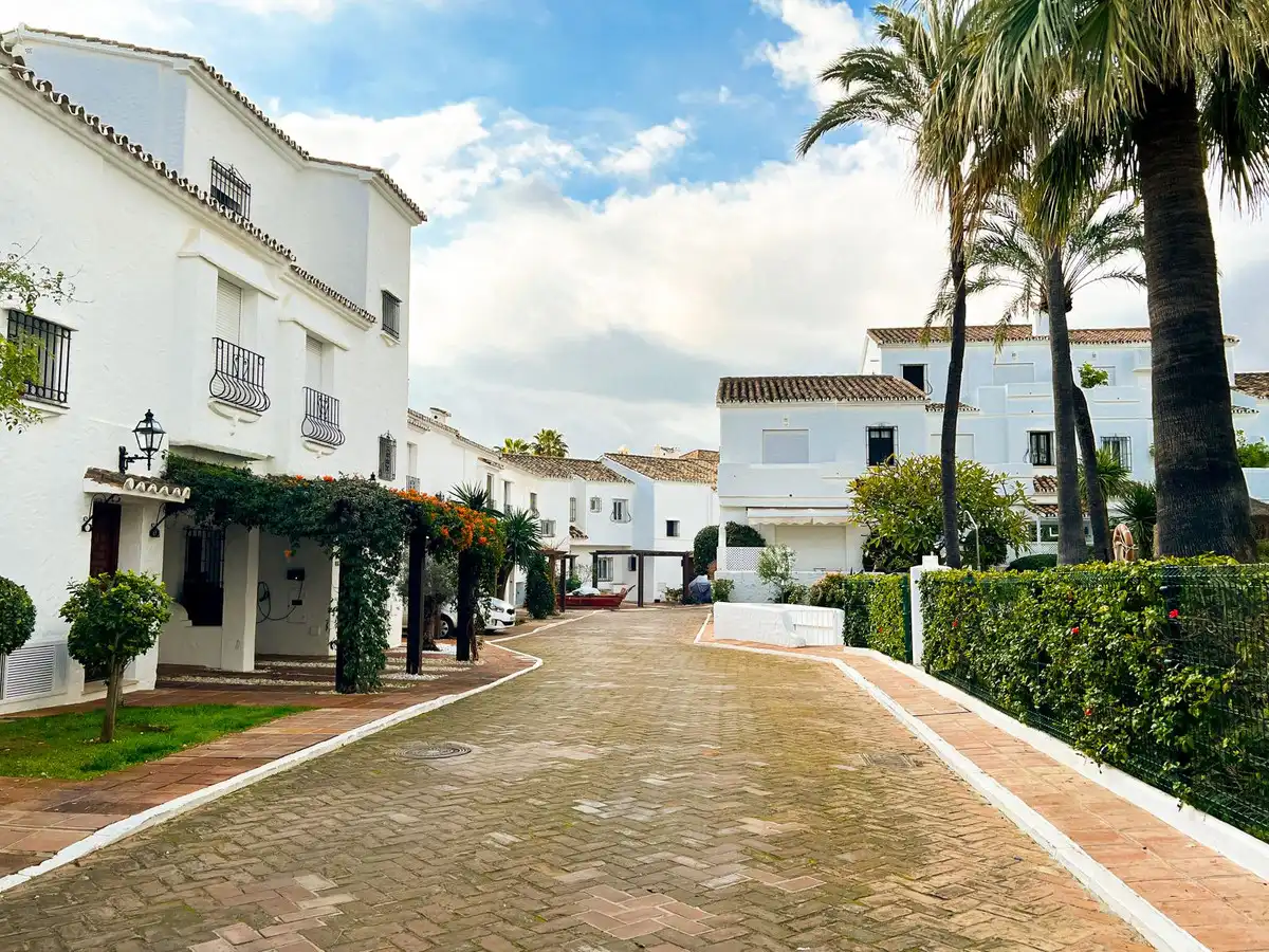 Terraced house for sale in Nueva Andalucía, imagen 3