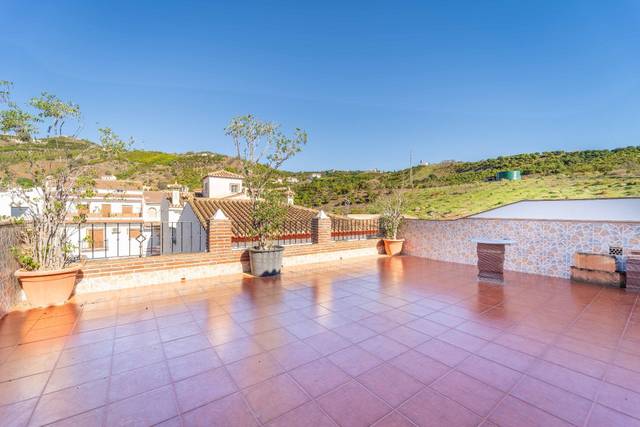 Edificio en Venta en Benamargosa