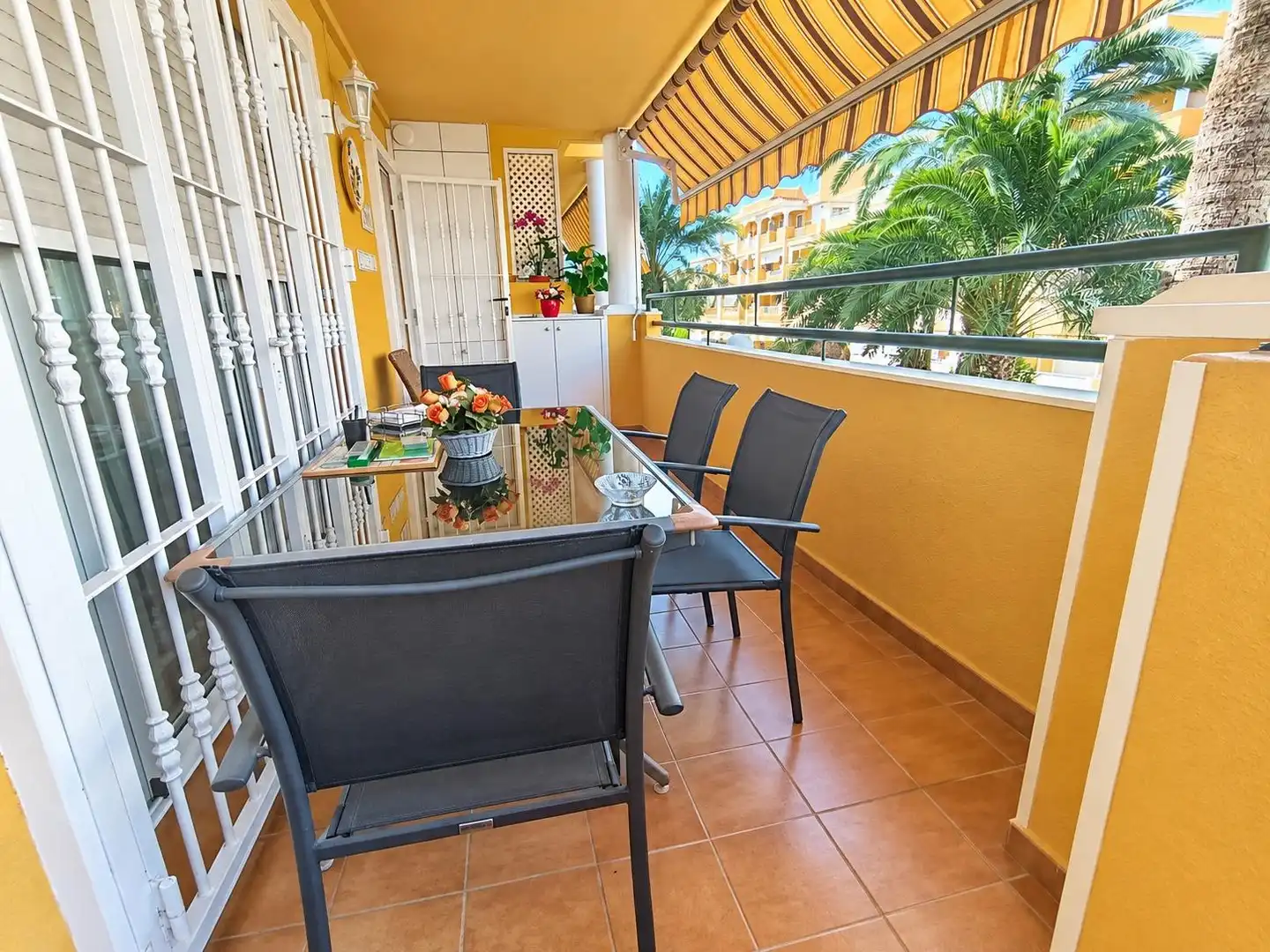 Apartamento con terraza en venta en Las Marinas / Les Marines