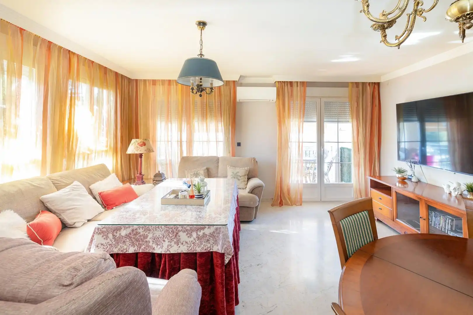 Sala de estar de Casa o chalet en venta en Alhendín con Calefacción, Jardín privado y Terraza
