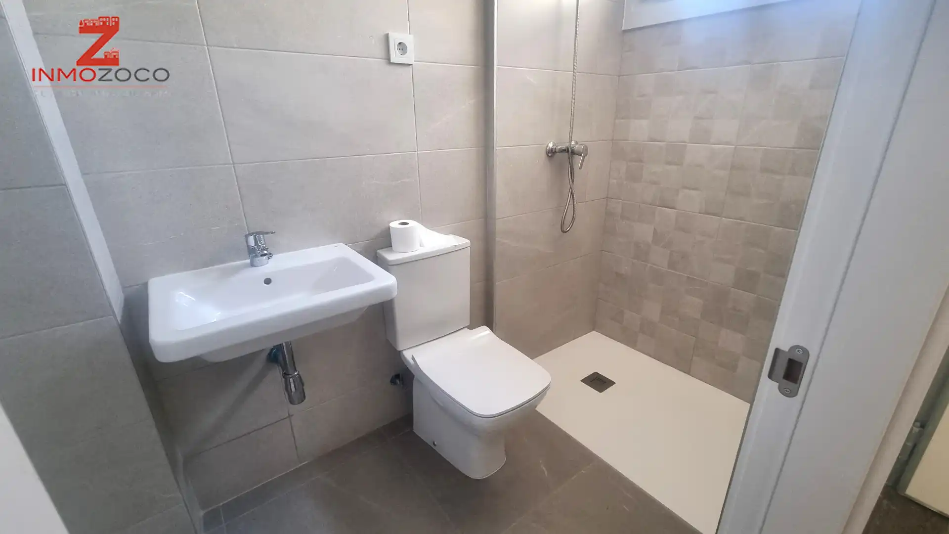 Baño de Casa adosada en venta en Las Rozas de Madrid con Calefacción, Jardín privado y Terraza