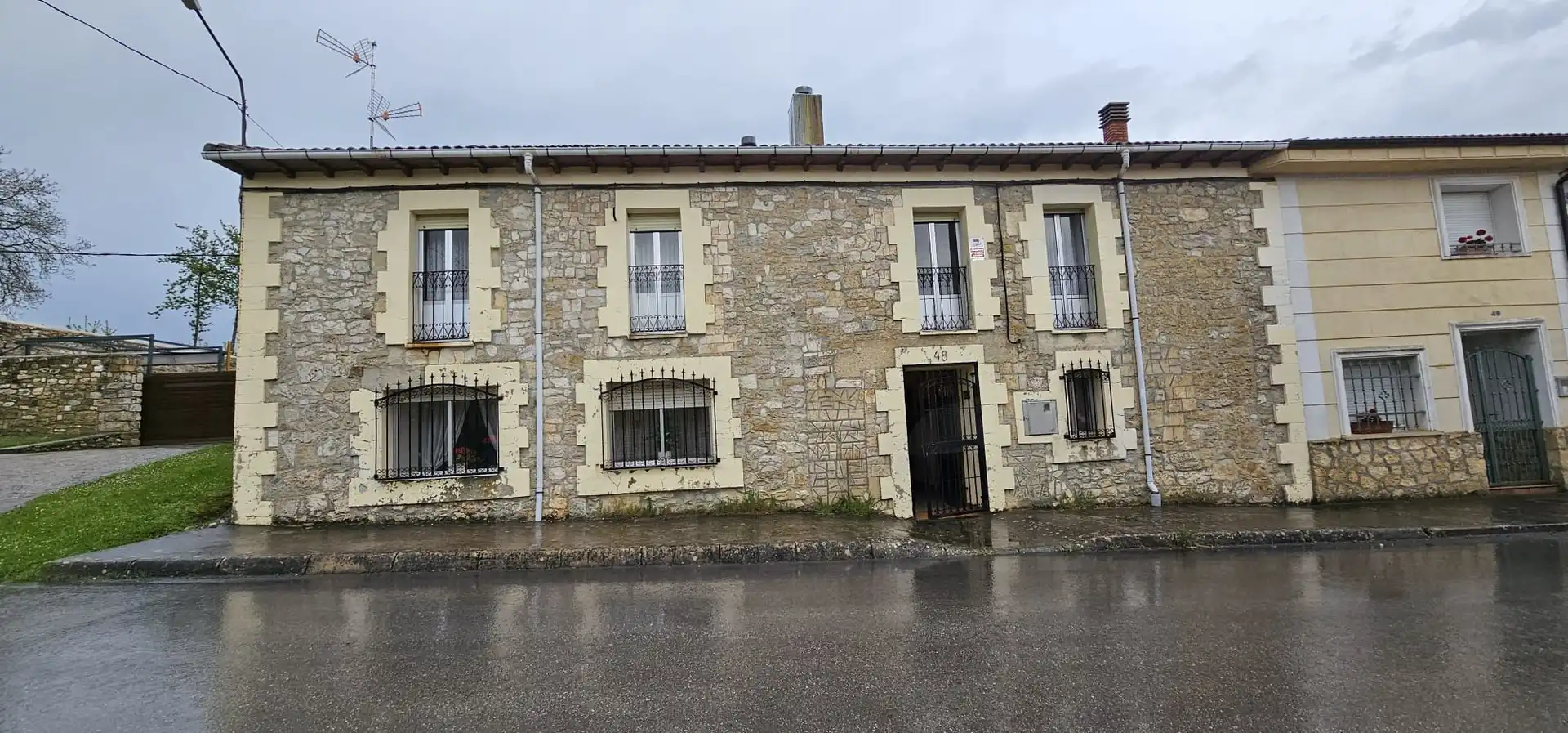 Vista exterior de Finca rústica en venta en Valle de Valdebezana con Calefacción